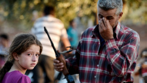 Türkiye sınırında bekleyen Suriyeli mülteciler