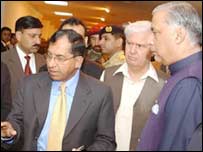 نادرہ میں چوری کی گاڑیوں کا کھوج لگانے کا نظام بھی بنایا جا رہا ہے