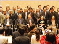 Các đại biểu chụp ảnh lưu niệm tại Hội thảo