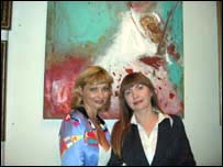 Адміністратор Ірина Ємцева та колекціонер Наталія Задорожна