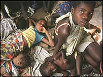 کودکان زاغه نشین در آنگولا