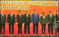 رهبران شش کشور عضو همراه با رييسان جمهوری ايران، پاکستان و افغانستان