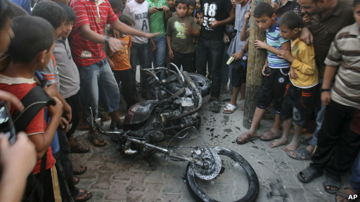 Sepeda motor yang terkena serangan udara Israel atas Jalur Gaza.