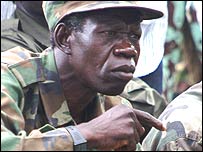 Vincent Otti, segundo em comando do Exército de Resistência do Senhor, em Uganda