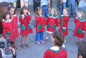 Rhai o blant yr ysgol