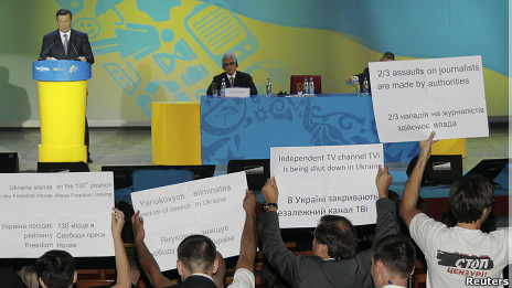 Журналісти протестують, президент не помічає