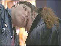 जुड़वाँ बहनें