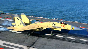 J-15 hạ cánh trên Liêu Ninh
