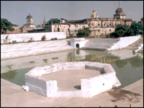 दंत धवन कुंड,अयोध्या