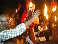 بھوپال حادثے کا شکار ہونے والوں کے لواحقین