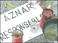 Cartaz de protesto contra o governo  