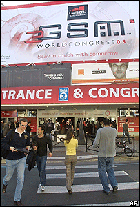 موبائل بنانے والی کمپنیاں کانز میں مل رہی ہیں