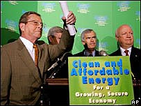 Senadores americanos após a aprovação do projeto 