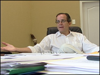 O economista Alberto Acosta, presidente da Assembléia Constituinte do Equador