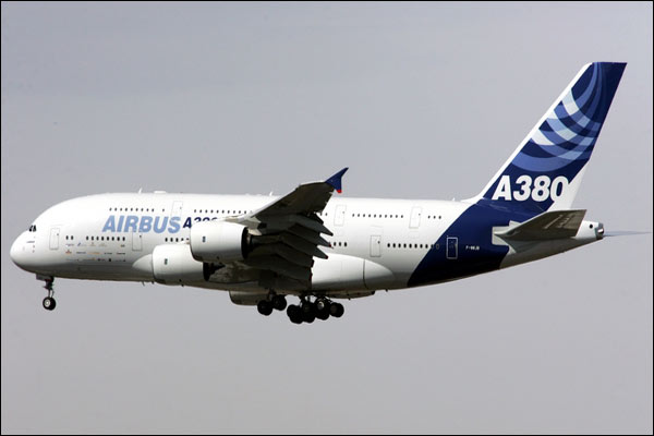 एयरबस ए-380 पहुँचा दिल्ली