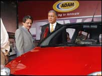 عشرت العباد وزیر اعظم شوکت عزیز 