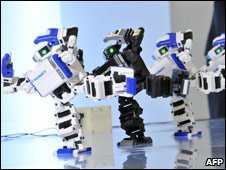 Robot đồ chơi làm tại Nhật