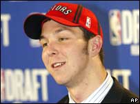 Rafael Araújo, selecionado pelo time do Toronto Raptors da NBA