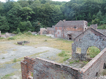 Melinau Maesglas, sefydlwyd ym 1776.