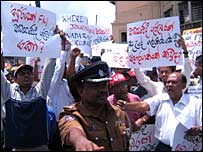 Journalists protesting in Colombo (photo Elmo Fernando)