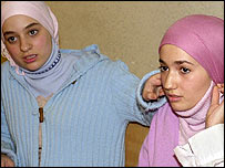 فرانس میں سر ڈھانپنے پر پابندی ہے