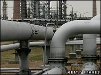 Nhu cầu tiêu thụ xăng dầu tại Mỹ cao bởi hiện đang là mùa cao điểm sử dụng xe hơi