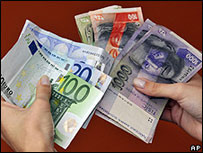 Tiền Koruna và Euro