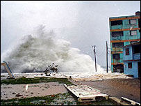 Furacão Ike atinge costa de Cuba. Foto: AFP