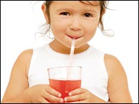 पानी या शर्बत पीने से हिचकी दूर की जा सकती है