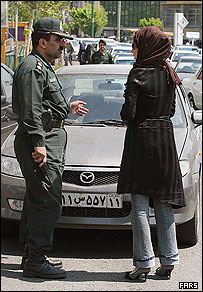 مامور نیروی انتظامی در طرح امنیت اجتماعی