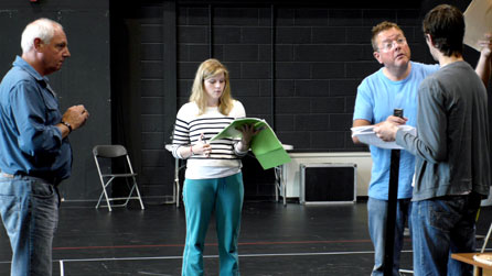 Ymarfer ar gyfer Gwlad yr Addewid gyda Tim Baker y cyfarwyddwr