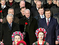 Мороз, Янукович та члени уряду