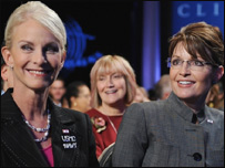 सिंडी मैक्केन और सेरा पेलिन