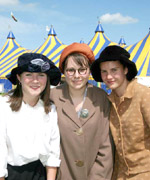 Non Geraint, Sarah Bickerton a Ffion Morris a gymerodd ran mewn rhaglen deyrnged i Nansi Richards