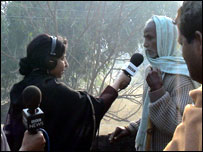 लमही में बातचीत