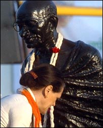 सोनिया गाँधी