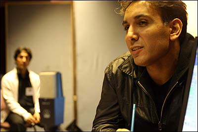 شادمهر در استودیو