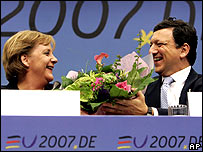 Thủ tướng Đức Angela Merkel và Chủ tịch Ủy hội Châu Âu Barroso