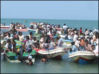 भागकर निकले आम लोग