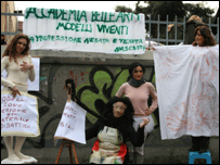 Modelos protestam. Foto de divulgação: RdB-CUB, federação que reúne os profissionais