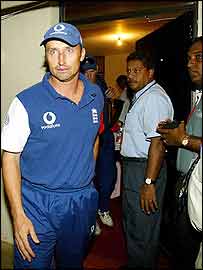 انگلینڈ کے سابق کپتان ناصر حسین 