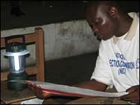 شمارش آرا زير نور چراغ های دستی