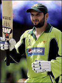 آفریدی نے ایک روزہ میچوں میں سب سے زیادہ چھکے لگائے ہیں