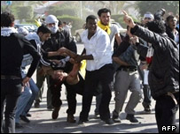 Mitingde yaralanan bir Filistinli