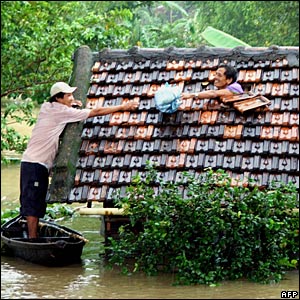 Người dân ở Phú Yên hôm 5/11