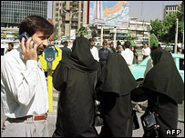 دو گوشی موبايل