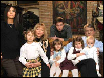 Віктор Ющенко з дружиною, дітьми і внучкою, фото УНІАН