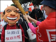 贝卢斯科尼在电视上当作笑料