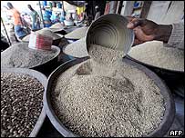 Grão à venda em Abidjan, Costa do Marfim