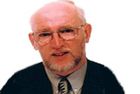 Aled Edwards, awdur <i> Y Dieithryn yn eich Plith</i>